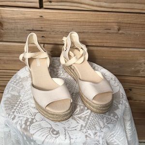 Soludos platform shoes. Size 9